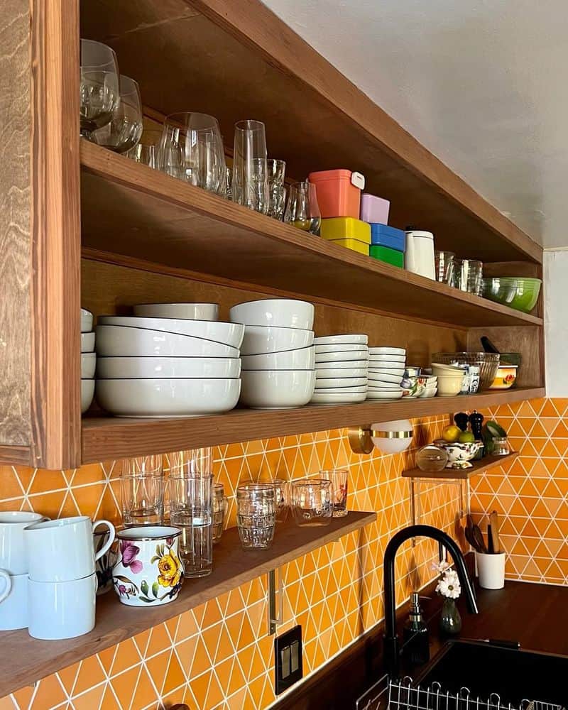 Exposure of Dishware