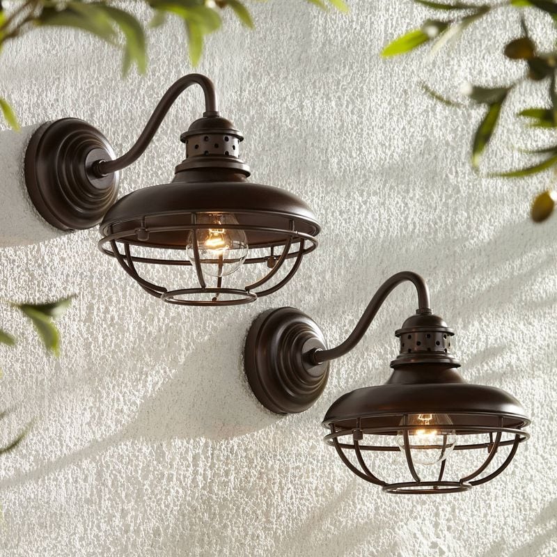 Old-Fashioned Light Fixtures