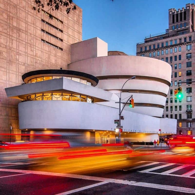 Frank Lloyd Wright - Solomon R. Guggenheim Museum