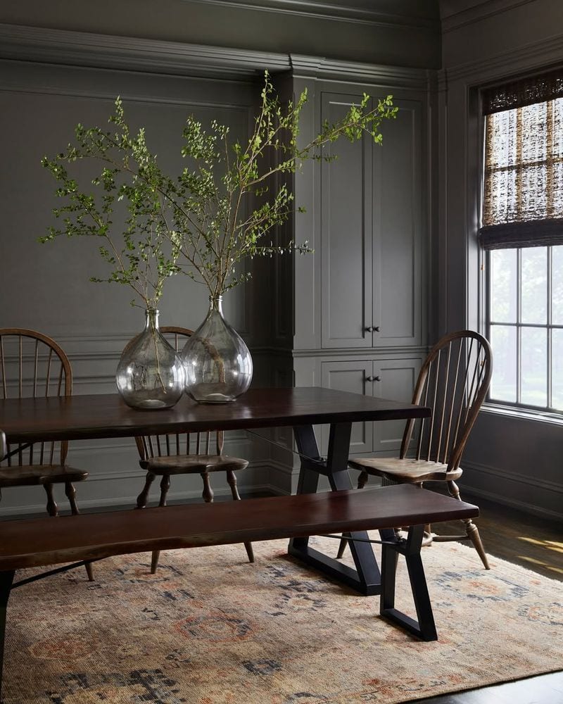 Freestanding Bench with Chairs