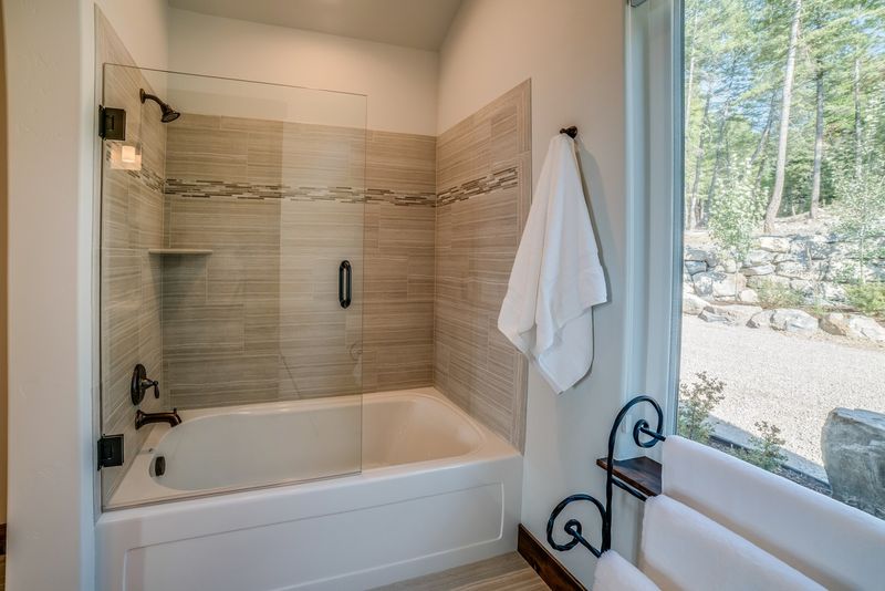 Built-In Tub: Efficient Use of Space
