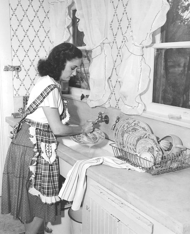 Handwashing Dishes