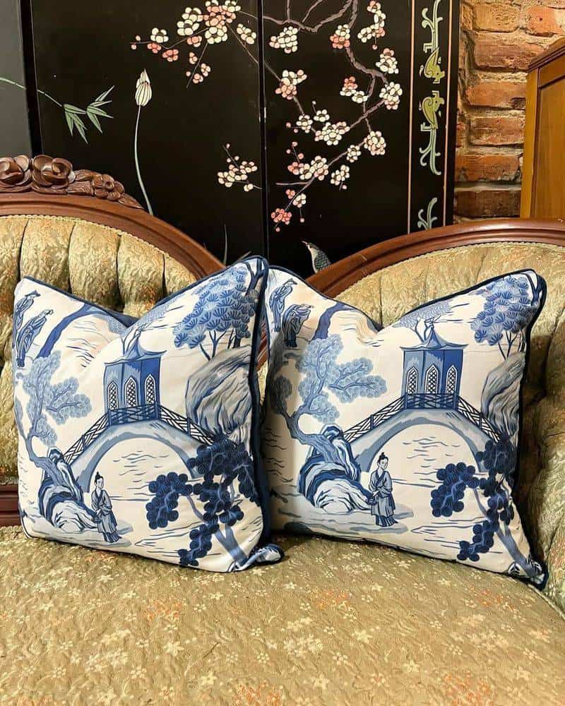 Incorporate Vintage Cushions and Throw Pillows