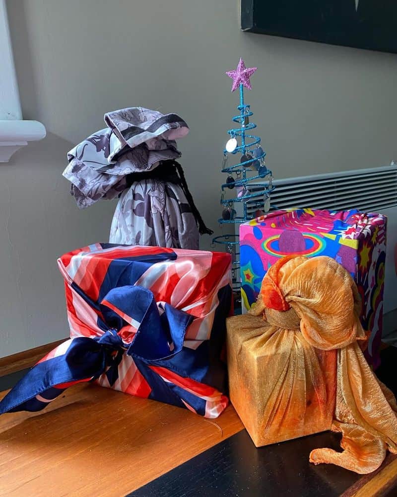 Make Gift Wrap