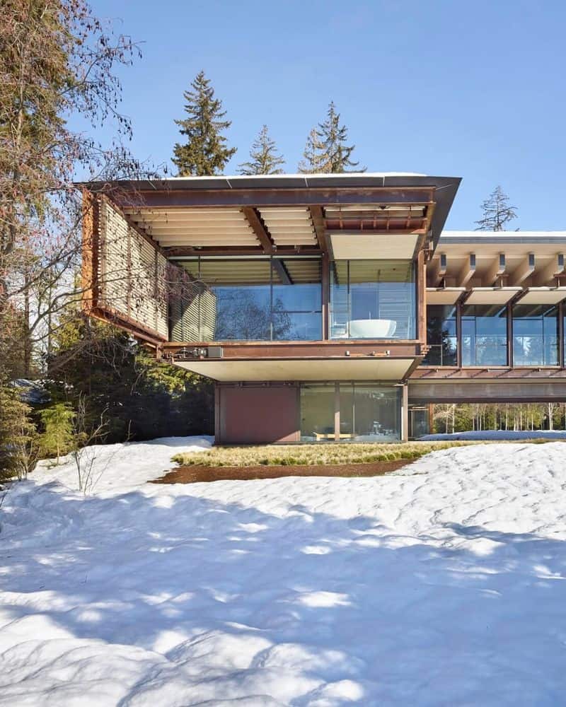 Minimalist Mountain Refuge