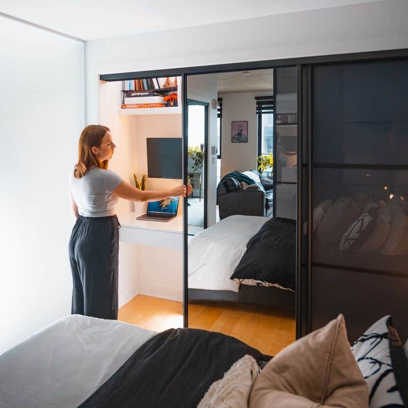 Mirror Panel Entry