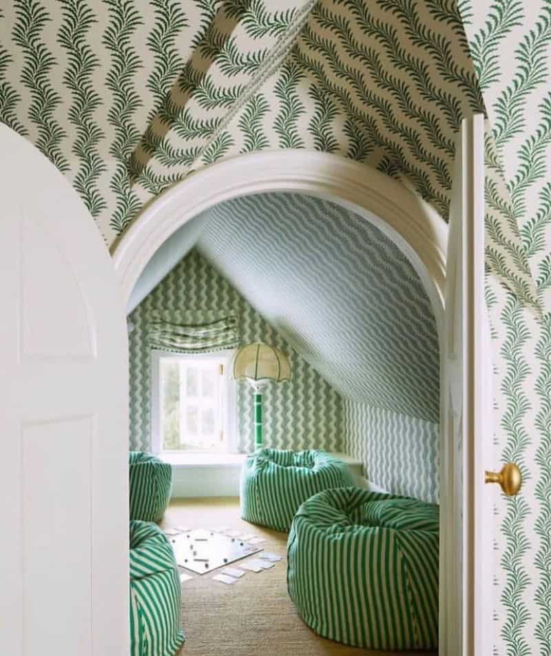 Mixing Very Similar Patterns