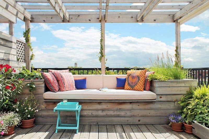 Deck with Built-in Seating