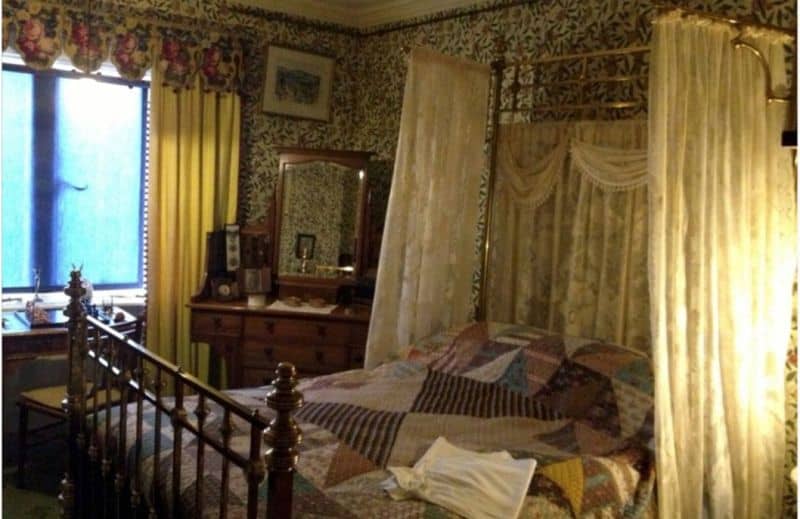 Victorian Clutter