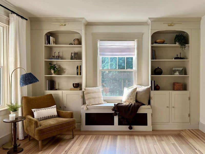Built-In Bookshelves