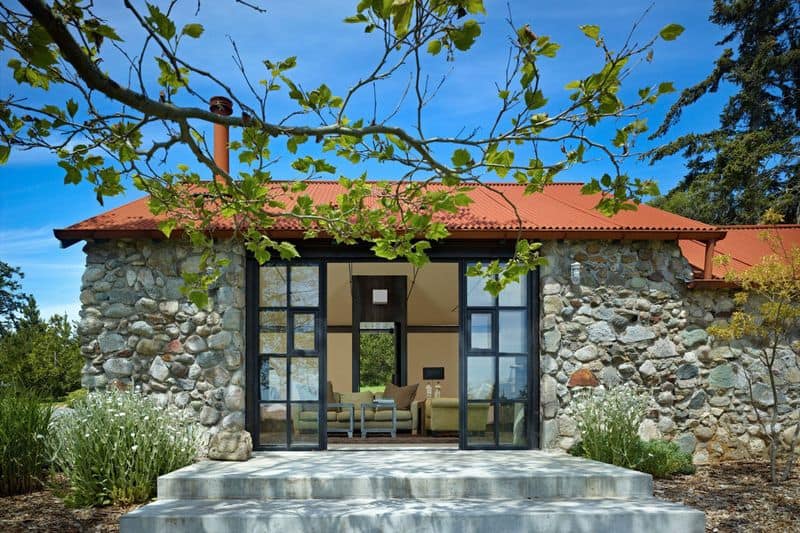 New Zealand Coastal Retreat