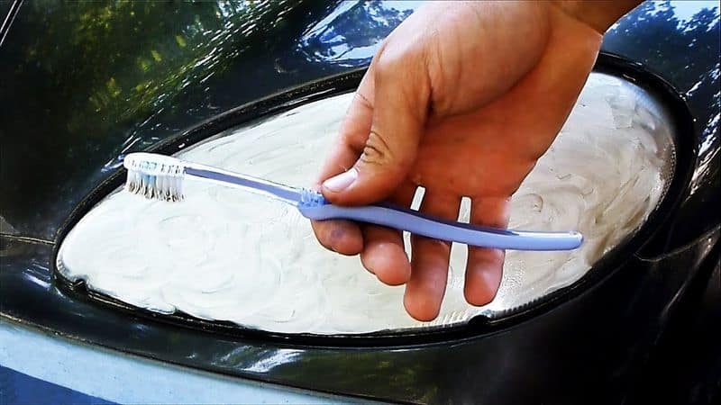 Cleaning Foggy Headlights
