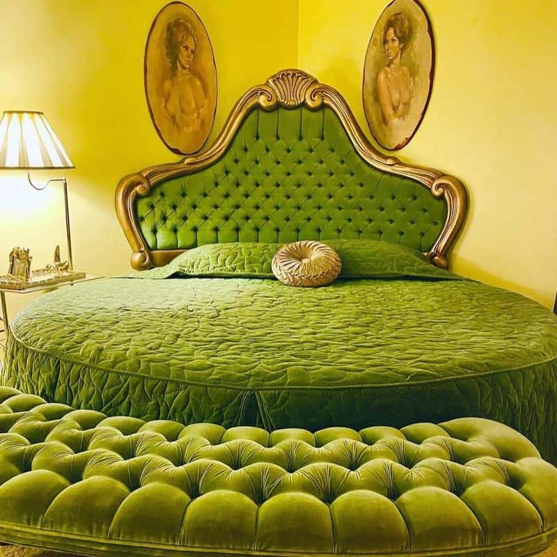 Round Beds