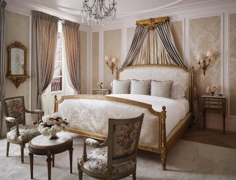 Gilded Frames and Accents