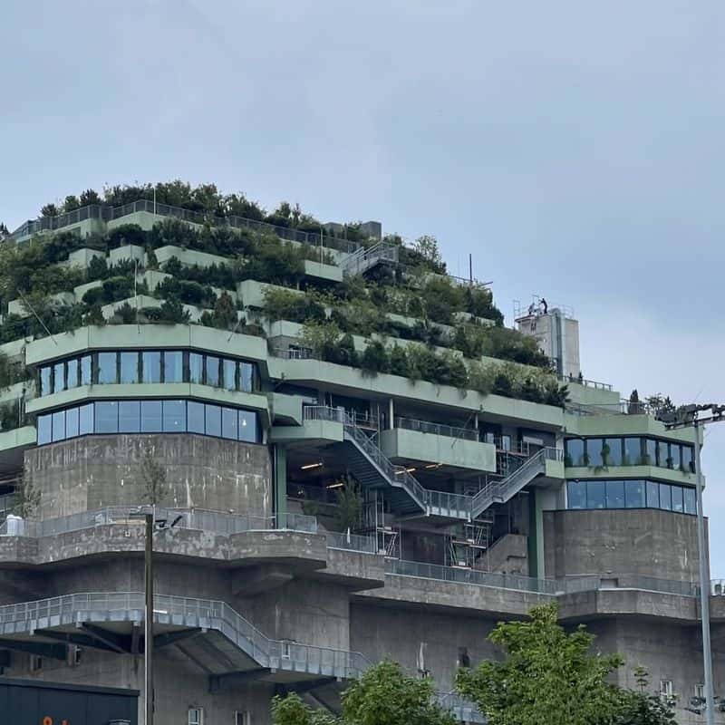 The Ultimate Urban Hide-and-Seek Arena