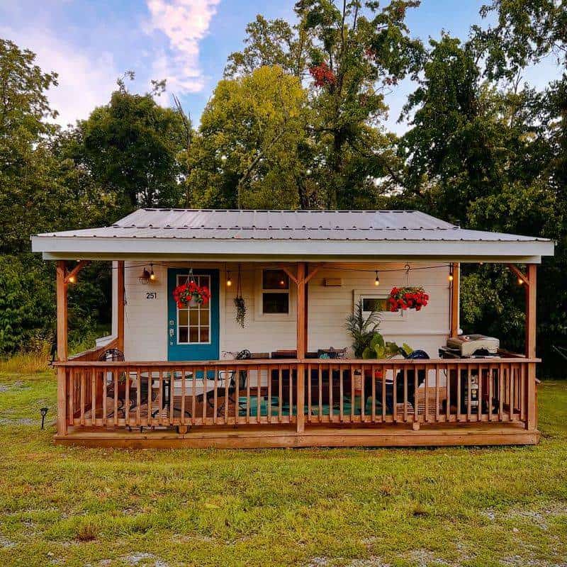 Tiny Cottage in the Country