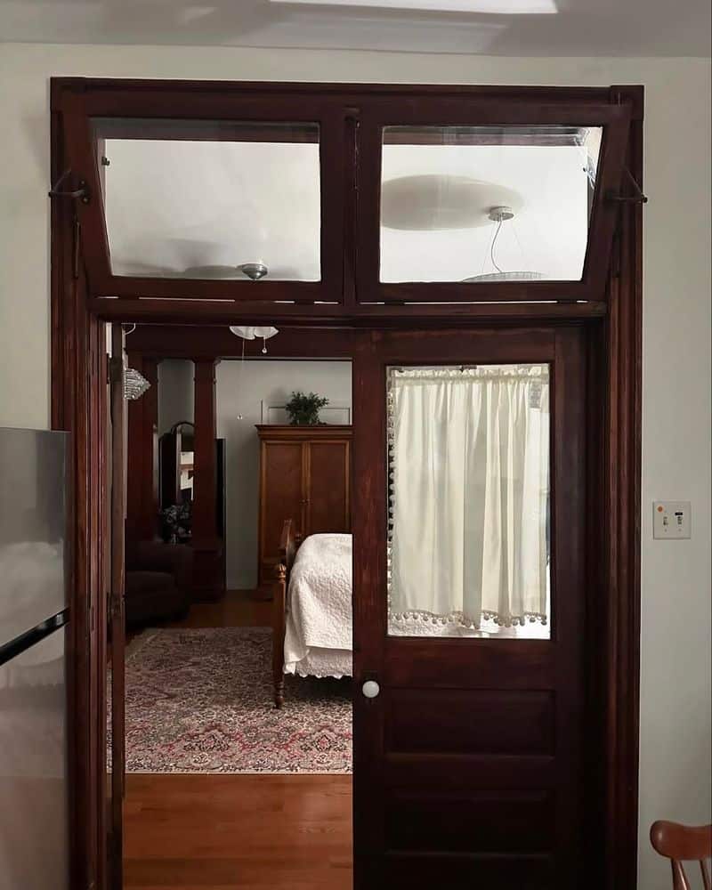 Transom Windows