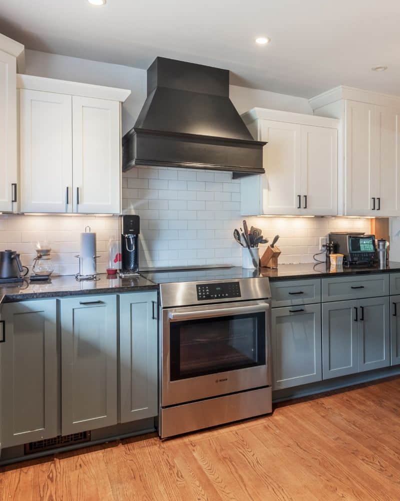 Uneven Upper Cabinets