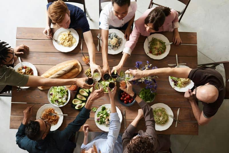 Wait Until Everyone Is Served to Eat