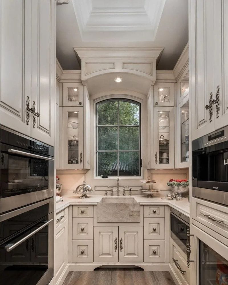 Walk-In Pantry