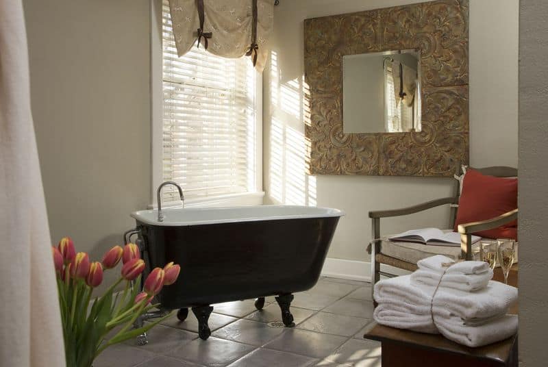 Vintage Clawfoot Tub