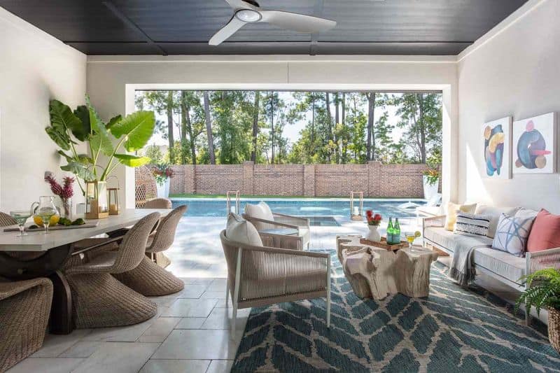 Seamless Indoor-Outdoor Flow