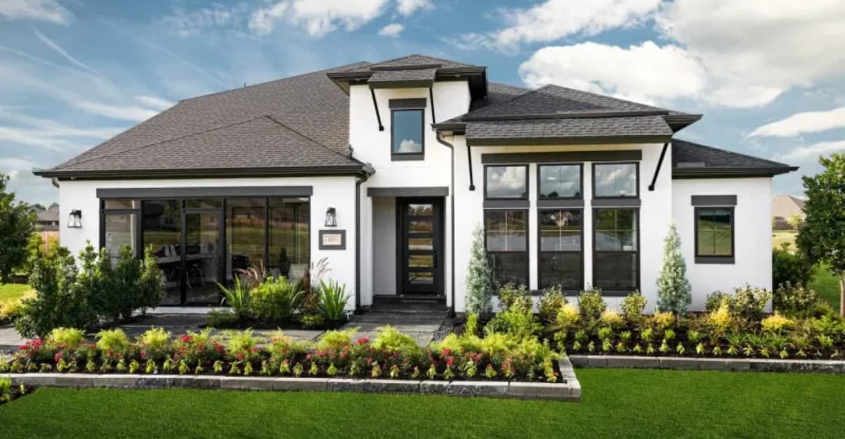white-house-black-trim