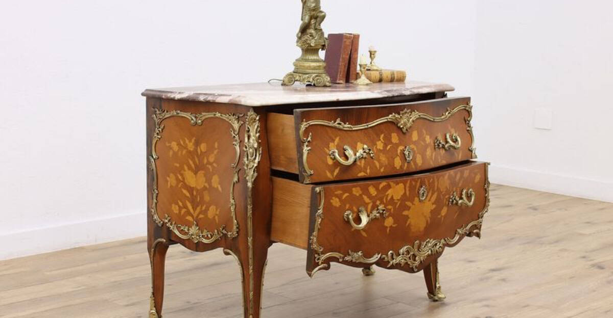 bombe-dressers