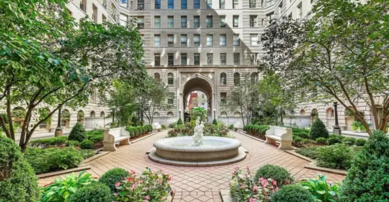 10 Ways To Create An Urban Oasis In A City Courtyard DecoFond