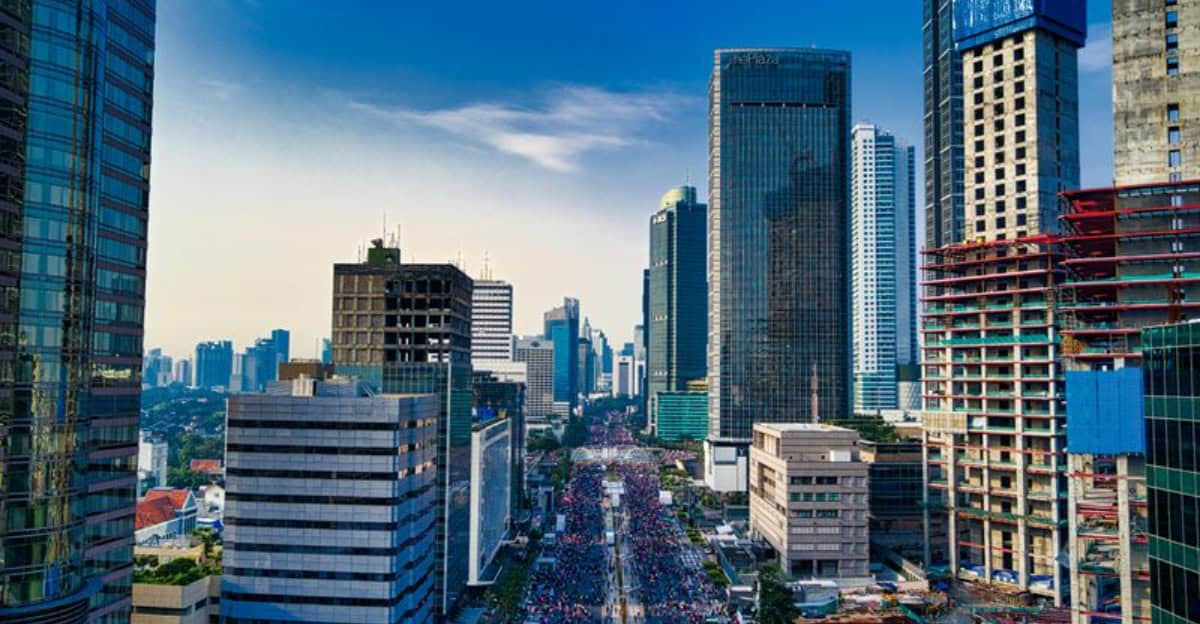 10 Downsides of Living In the City