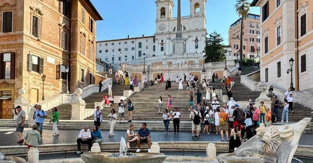 10 Historic Sights That Are Disappointing In Real Life