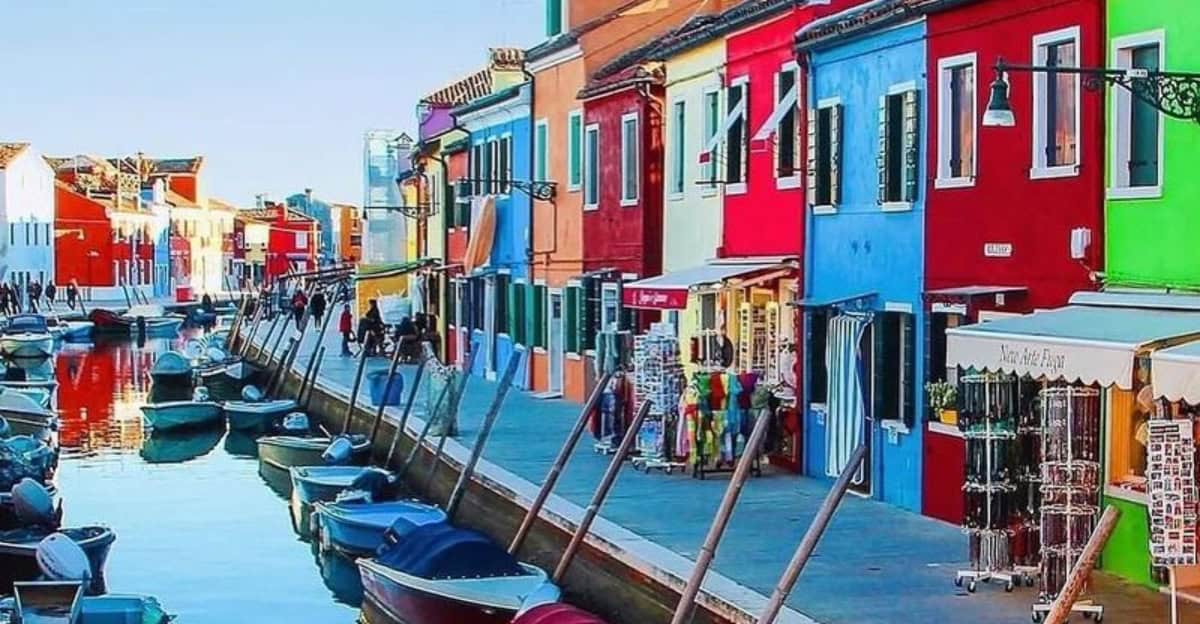 15 Cities with Stunningly Colorful Architecture