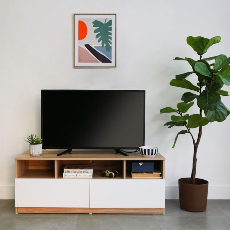 40-inch TV: 3.5 to 5 feet (1.1 to 1.5 meters)