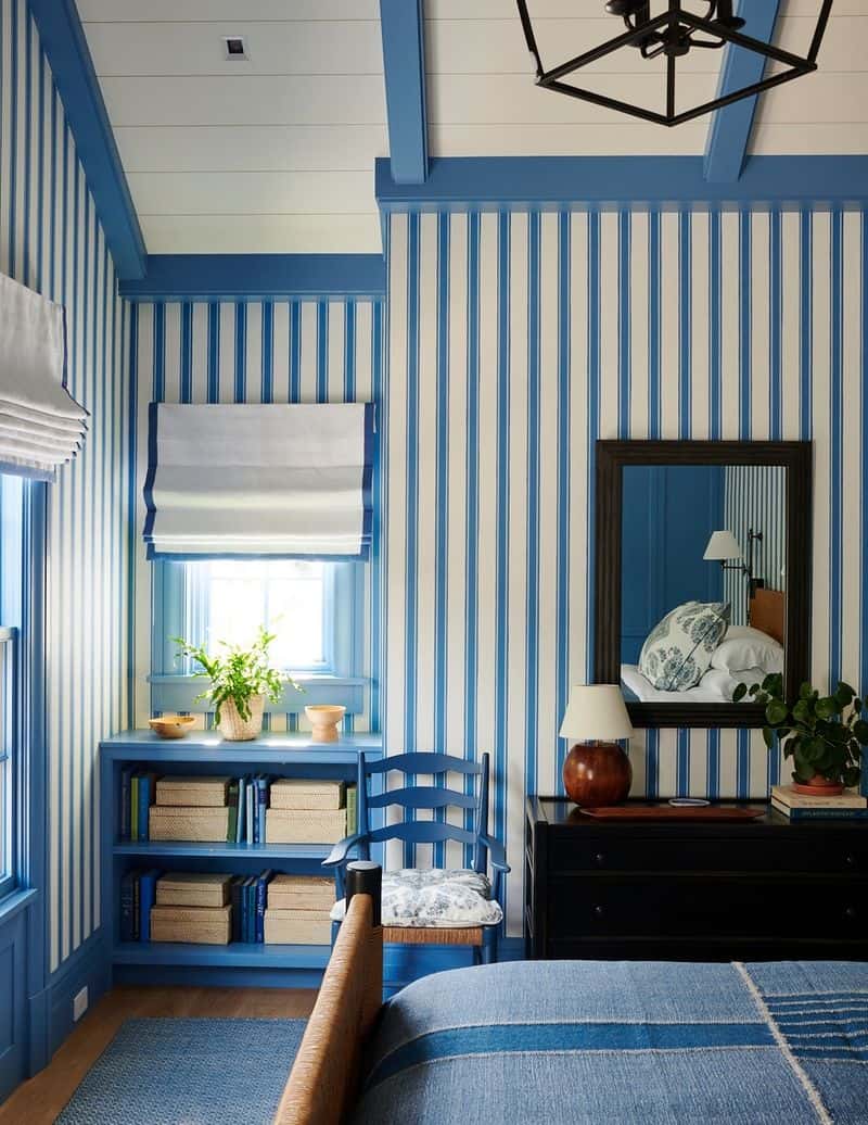 Chic Bedroom Accents