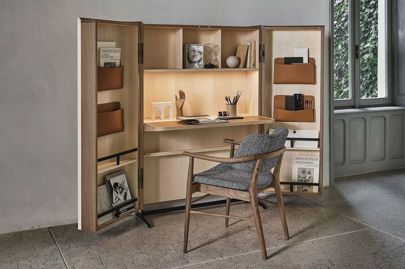 Fold-away Workstations