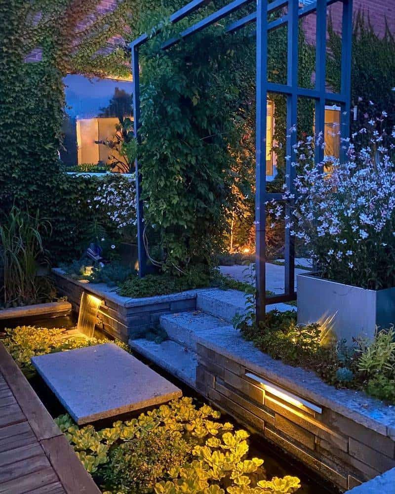 Design a Moon Garden
