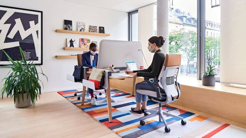 Desk Back-to-Back