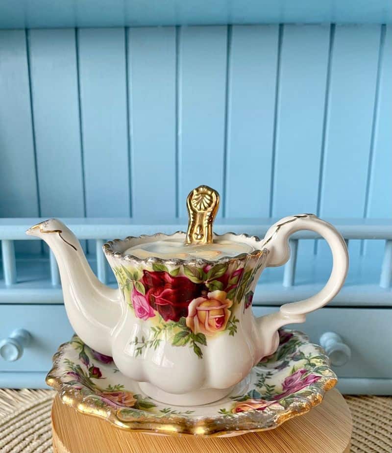 Royal Albert Old Country Roses Teapot
