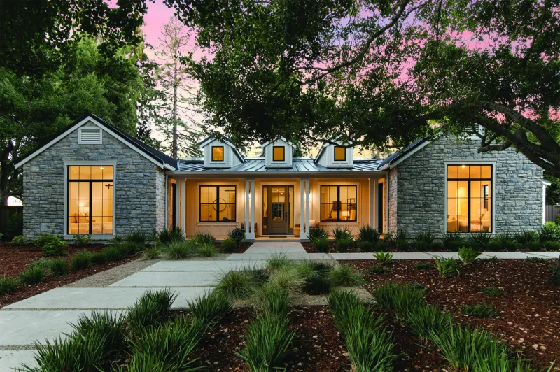 Seamless Indoor-Outdoor Flow
