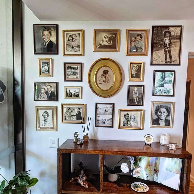 Gallery Wall for Family Stories