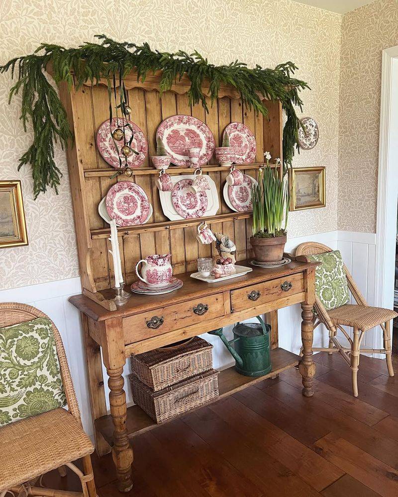 Seasonal Decoration Display