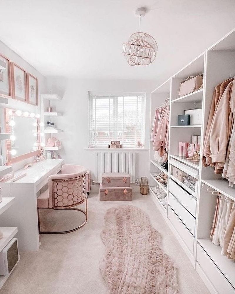 Elegant Vanity Area