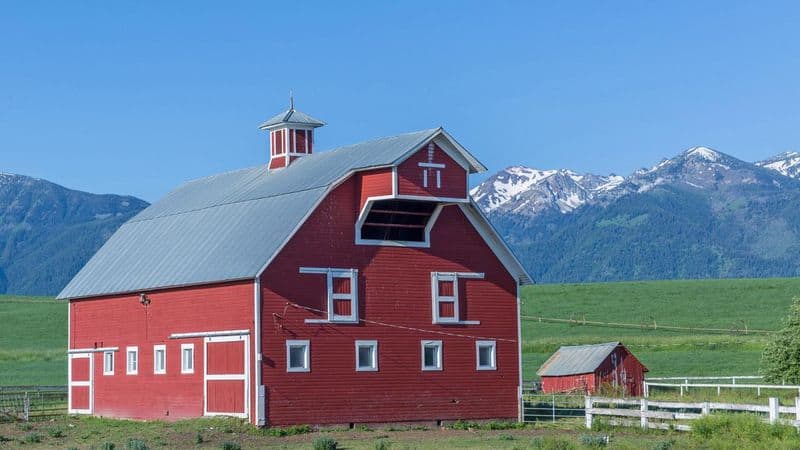 Redwood Barn, Oregon