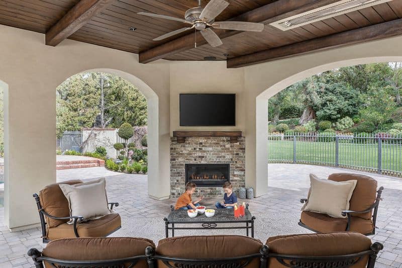 Outdoor Entertainment Area
