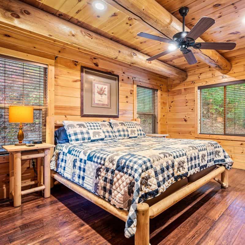 Incorporate Vintage Art and Collectibles