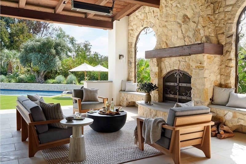 Rustic Farmhouse Courtyard