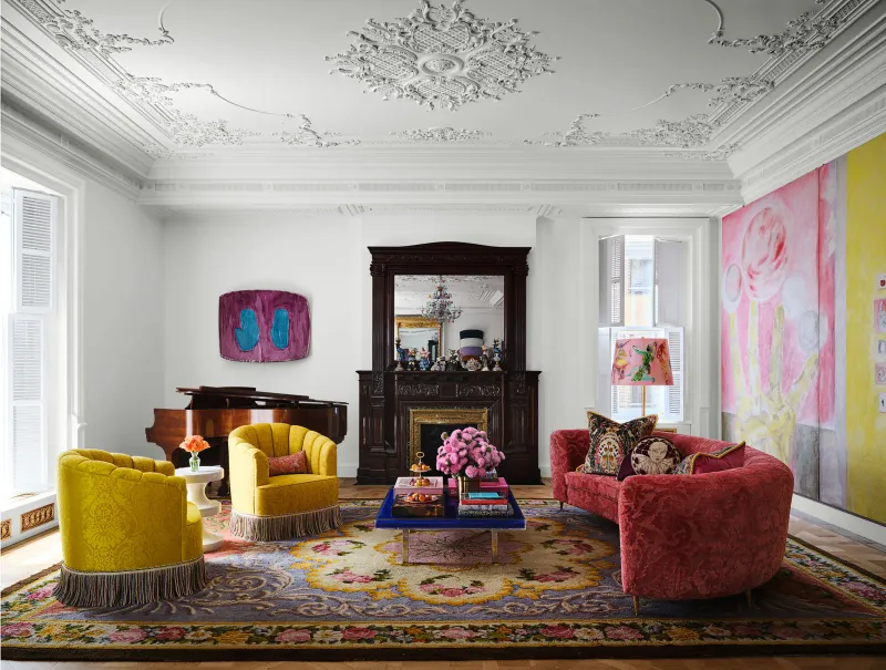 Living Room's Elegant Balance