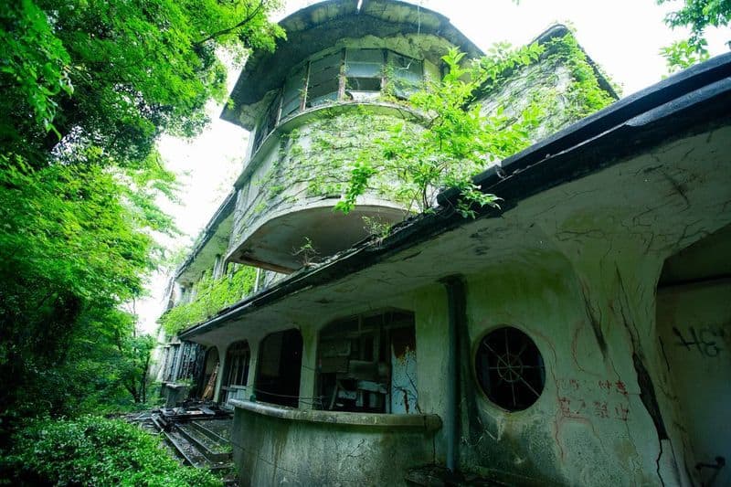 Maya Hotel – Kobe, Japan