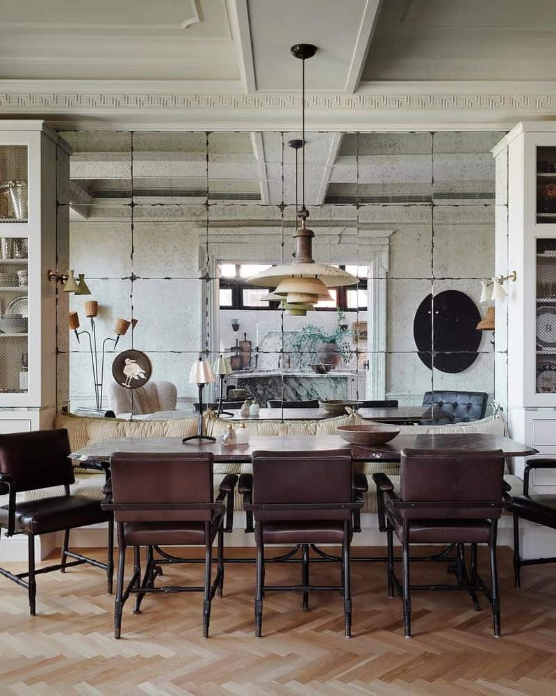 Mirrored Walls
