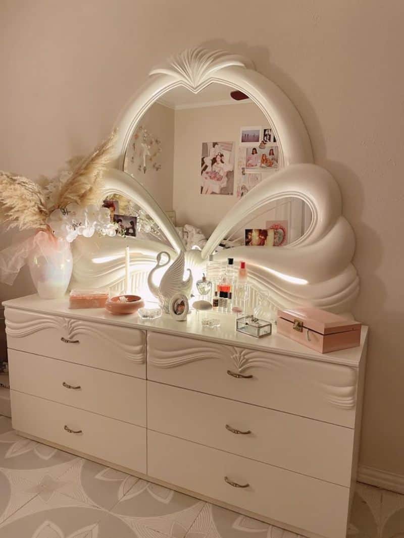 Odette Dresser